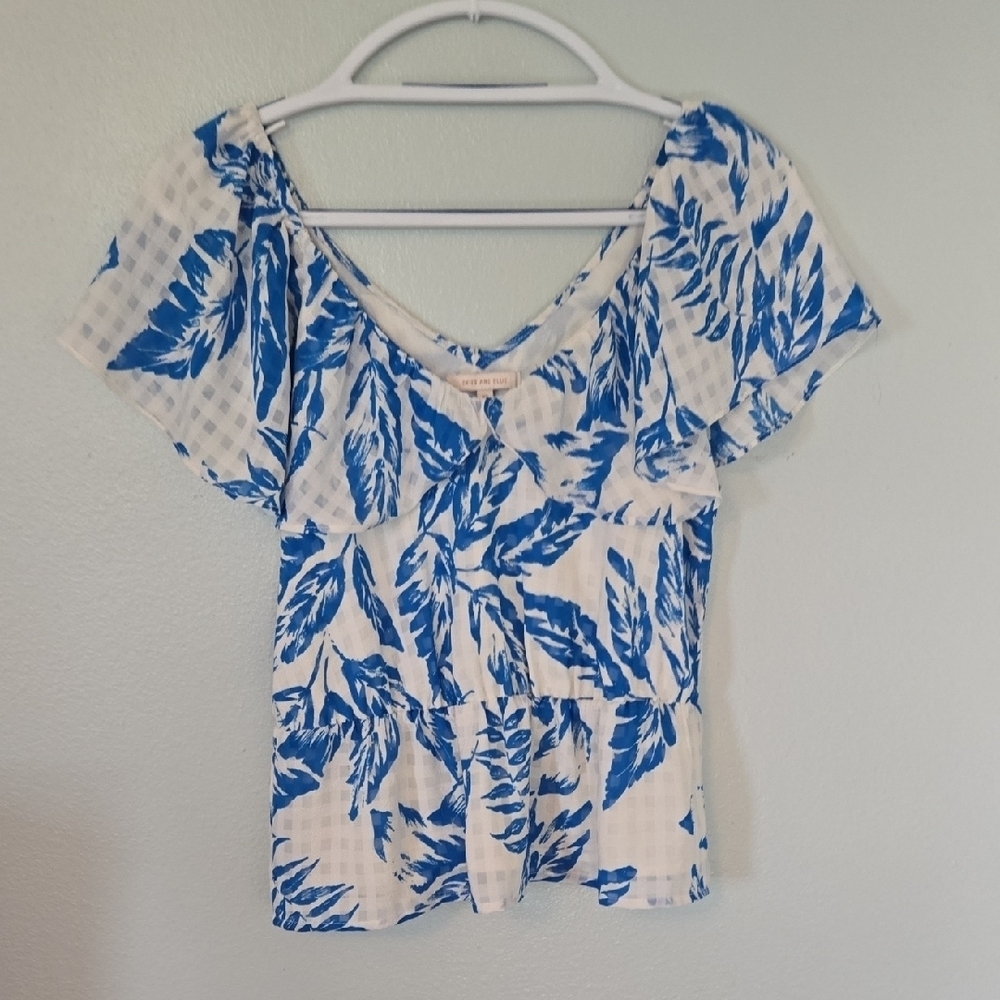 Skies Are Blue Floral Top Size XS